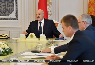 На госслужбу надо привлекать самых лучших и опытных управленцев - Лукашенко