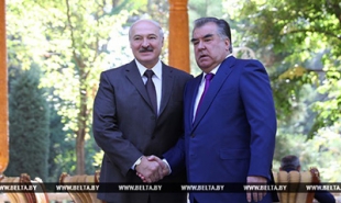 Лукашенко в Душанбе принимает участие в саммите СНГ