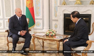 Лукашенко: экономическое сотрудничество Беларуси и Вьетнама надо подтягивать до уровня политических отношений