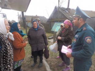 Быховские спасатели напомнили сельским жителям о безопасности