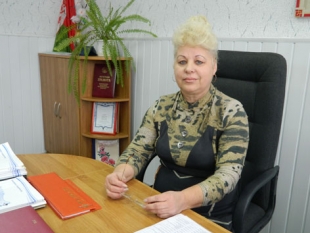 Почетной грамотой Могилевского облисполкома награждена директор Представительства Белгосстрах по Быховскому району Наталья Новикова