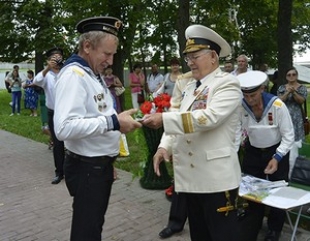 Памятные медали вручили бывшим морякам-быховчанам