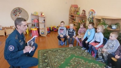Інспектар Быхаўскага РАНС сустрэўся з вучнямi навучальных устаноў і выхаванцамi дзяцячых садоў Быхаўскага району