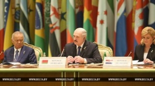 Лукашенко считает необходимым возродить доверие на международной арене