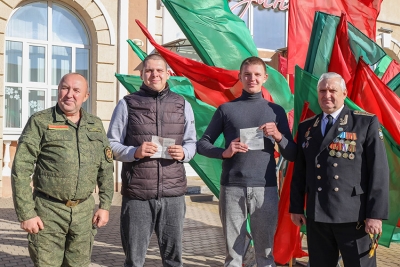 В Быхове будущим защитникам Родины вручили повестки в ряды Вооруженных Сил Республики Беларусь