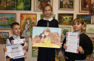 Творческие работы учащихся детской школы искусств г. Быхова получили высокую оценку в областном конкурсе рисунков &laquo;Код семьи&raquo;