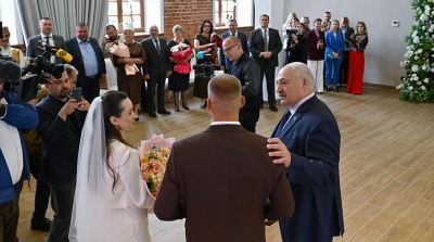 Лукашенко про секрет успешного лидера: я безмерно уважаю и люблю свой народ, работаю, а не властвую