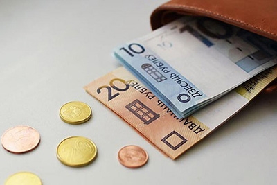 Минимальная зарплата в Беларуси с 1 января 2022 года вырастет до Br457