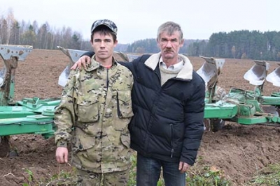 Династия сельских тружеников Ковалевых добросовестно работает на полях ОАО «Быховский»