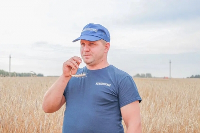 Александр Зычков продолжает семейную традицию механизаторов, которая передается уже третье поколение