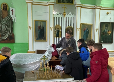 Учащиеся средней школы № 1 посетили Свято-Троицкую церковь в Быхове