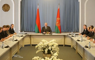 Президент потребовал навести порядок на финансовом рынке Беларуси