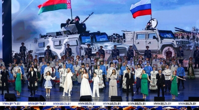 Ярко, душевно и в атмосфере дружбы. Праздничный концерт ко Дню единения народов Беларуси и России прошел в Минске