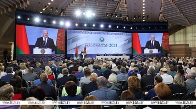 О перезагрузке, школе и политике и за что могут полететь головы. Главное из выступления Лукашенко на педсовете