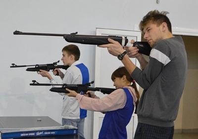 Команда учащихся гимназии г. Быхова достойно представила Быховский район на межрайонном турнире по стрельбе из пневматической винтовки