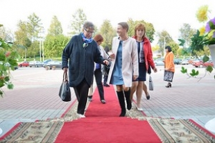 Педагоги Быховщины прошли по красной дорожке