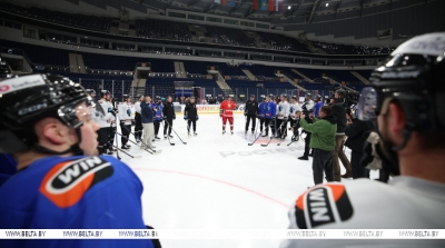 Народная команда, лучший "наркотик" и советы по игре. Лукашенко побывал на тренировке у "Динамо-Минск"