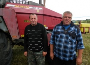 Механизированный отряд ОАО «Быховрайагропромтехснаб» оказывает помощь в заготовке кормов