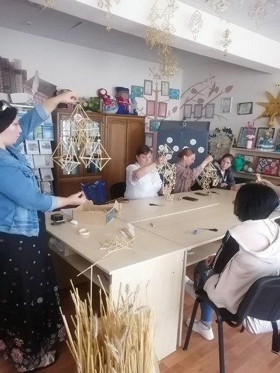 На&nbsp;игровых площадках, действующих при учреждениях культуры для детей проводятся различные развлекательные и&nbsp;тематические мероприятия