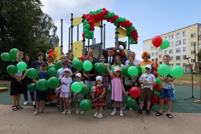 В Быхове торжественно открыли детскую игровую и спортивную площадки