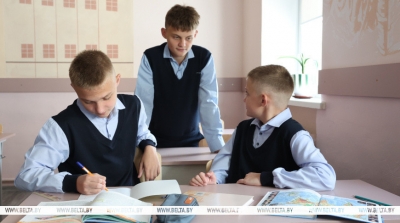 Лукашенко в День знаний пожелал, чтобы новый учебный год стал продуктивным и увлекательным