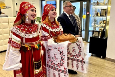 Делегацию Приднепровского края хлебом и солью встречают на Дальнем Востоке