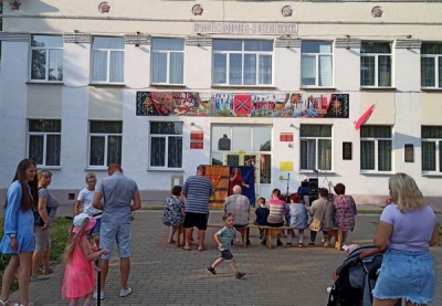 В течение июня месяца на открытых площадках в Быхове и районе проходили концерты участников самодеятельного творчества