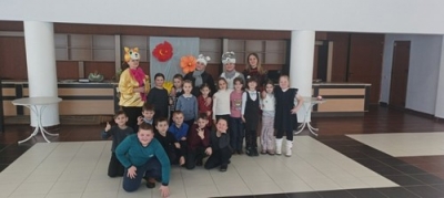 Дискотека с развлекательно-игровой программой под названием «Кот Леопольд и его друзья»