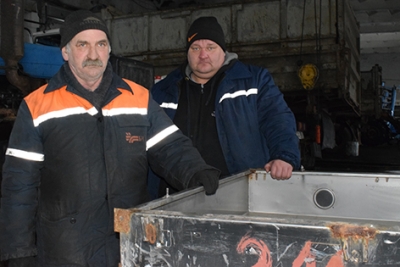 На мехдворе ОАО «Володарский» продолжается ремонт сельскохозяйственной техники