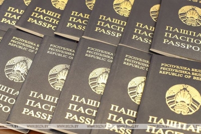Лукашенко подписал указ о приеме в гражданство 471 человека, в том числе 463 граждан Украины