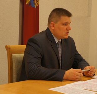 Депутаты Быховского райсовета единогласно поддержали предложение губернатора Петра Рудника, утвердив в должности председателя райисполкома Дмитрия Калеева