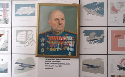 Шинель, мундир и маршальский пояс