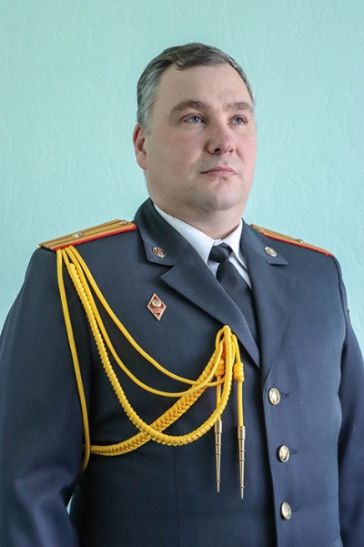 Служить Закону — служить народу