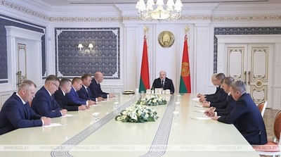 Лукашенко руководителям на местах: выдержать мы можем только при высокой организации дела