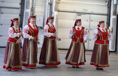 5 марта областная акция &laquo;Женщинам &mdash; внимание и благодарность&raquo; завершила свой праздничный маршрут на Быховщине ярким концертом в цеху ООО &laquo;Быховский консервный завод&raquo;