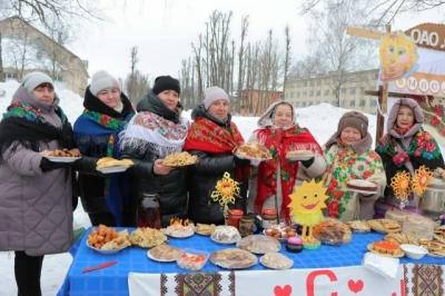 22 февраля на площадке возле ФОЦа быховчане встретили праздник Масленицы в белорусских народных традициях