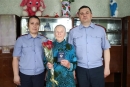 Быховчанка Мария Бобцова получила новый паспорт в день своего столетнего юбилея