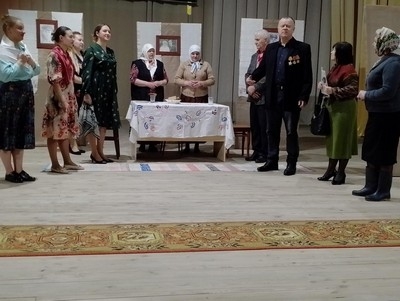 Падлеткам быў паказаны ўрывак з п’есы «Удовы»