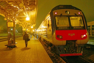 Пенсионеры в Беларуси с 1 мая получат 50% скидку на проезд в поездах региональных линий экономкласса