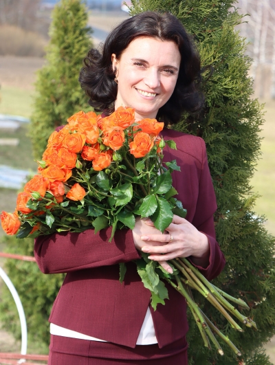 Елена Денисова: “С удовольствием помогаю людям, делаю добро и верю в чудо”