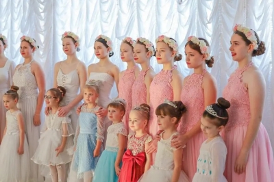 В Быхове прошёл традиционный Рождественский бал для молодёжи