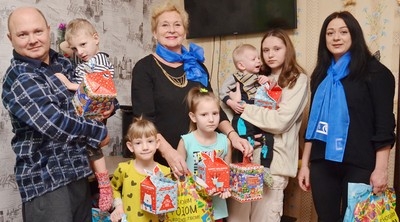 Акция «Наши дети» продолжает дарить радость маленьким быховчанам