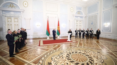 Напутствие в Рождество, прививка от "бешенства", подарок Господа и присяга судей. Итоги недели Президента