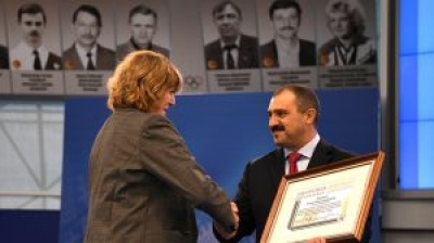 Белорусские олимпийские чемпионы получили награды НОК