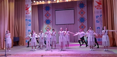 Заслуженный коллектив РБ «Купалинка» и воспитанники Быховской ДШИ выступили на быховской сцене