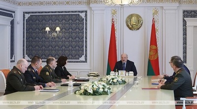 Лукашенко подчеркивает важность обеспечить спокойную и безопасную жизнь граждан
